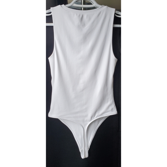 Aritzia-Babaton Contour Muscle Bodysuit-like new - Picture 5 of 11